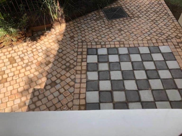 CHESSBOARD GARDEN PAVING