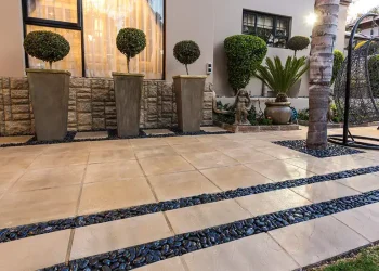 Estcourt-paver-used-on-outdoor-entertainment-area-copy.webp