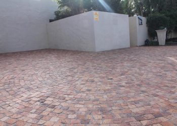driveway-brocken-cobble-wheastone-paving.jpeg